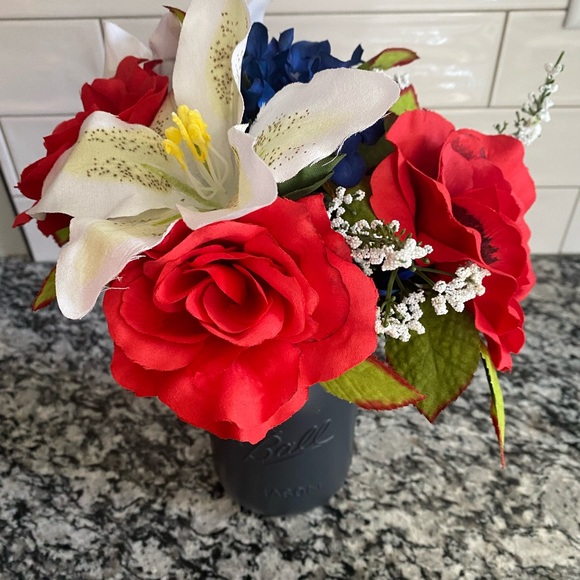 New Handcrafted mason jar flower bouquet - Picture 4 of 4